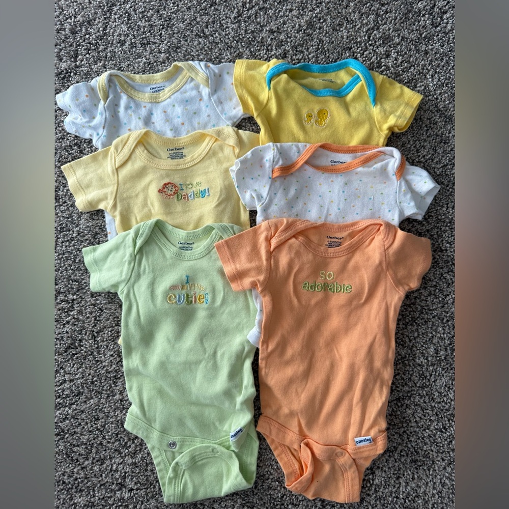 Gerber Baby Bodysuit Lot - Yellow, Peach, Green, White
